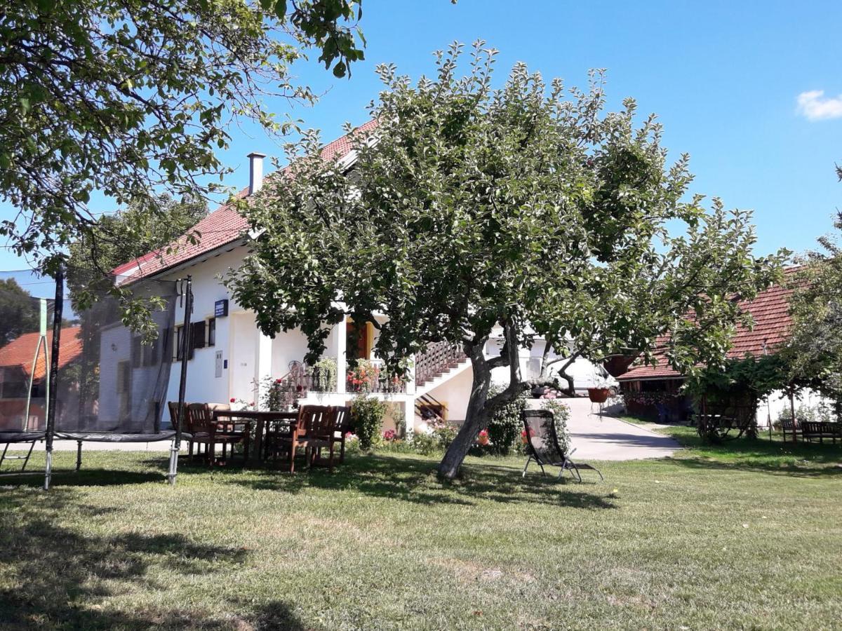 Apartment Gabi Смолянац Екстериор снимка