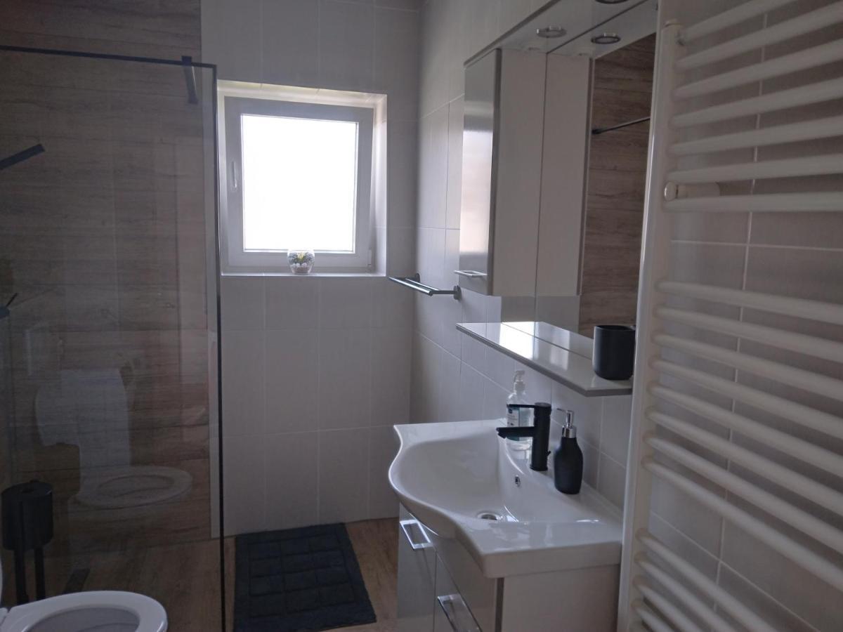 Apartment Gabi Смолянац Екстериор снимка