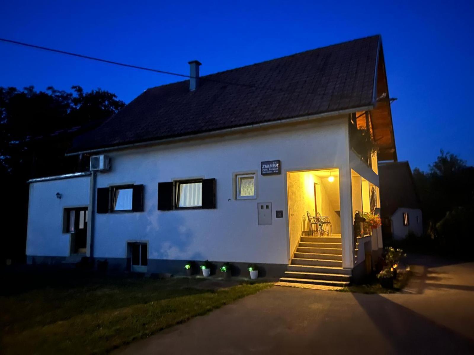 Apartment Gabi Смолянац Екстериор снимка