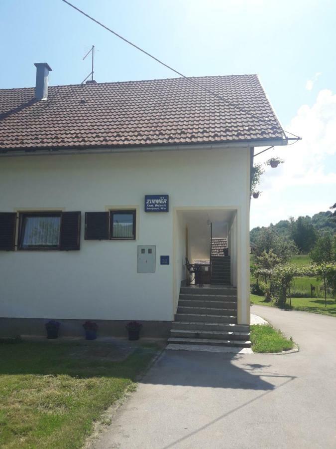 Apartment Gabi Смолянац Екстериор снимка